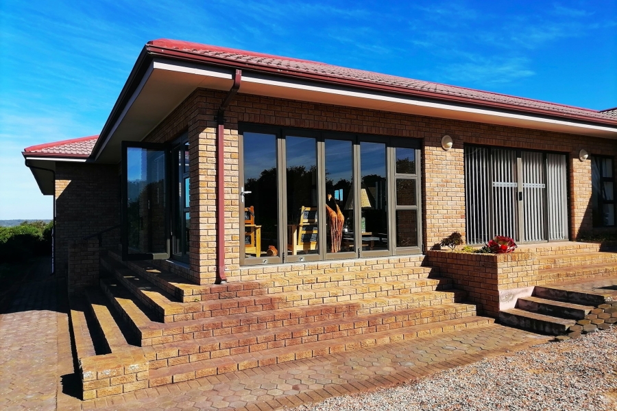 4 Bedroom Property for Sale in Stilbaai Wes Western Cape